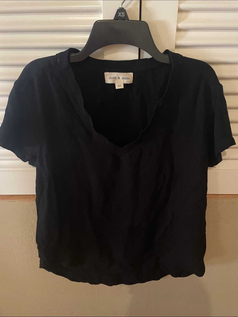 cloth & stone Black Notch V-Neck Short Sleeve Tee